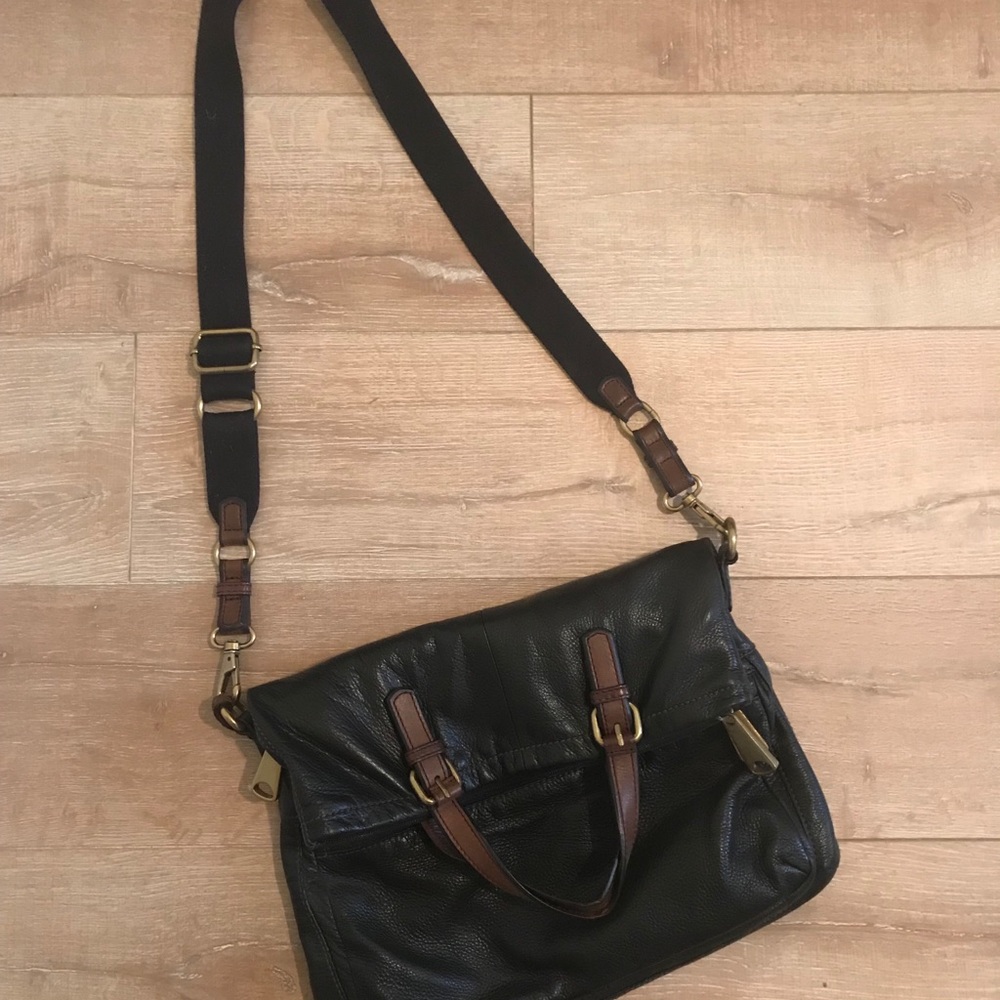 Leather Fossil crossbody fold-over bag